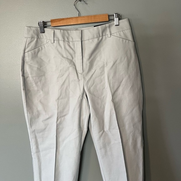 NWT Chico’s So Slimming Serene Cuffed Crops Seagull - Picture 4 of 11